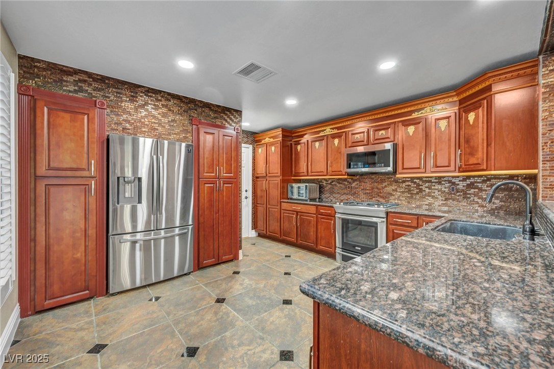 6976 Emerald Springs Lane Las Vegas NV 89113