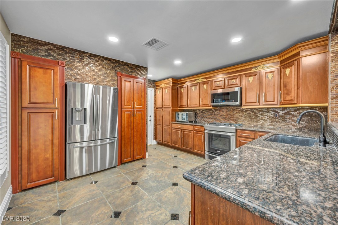 6976 Emerald Springs Lane Las Vegas NV 89113