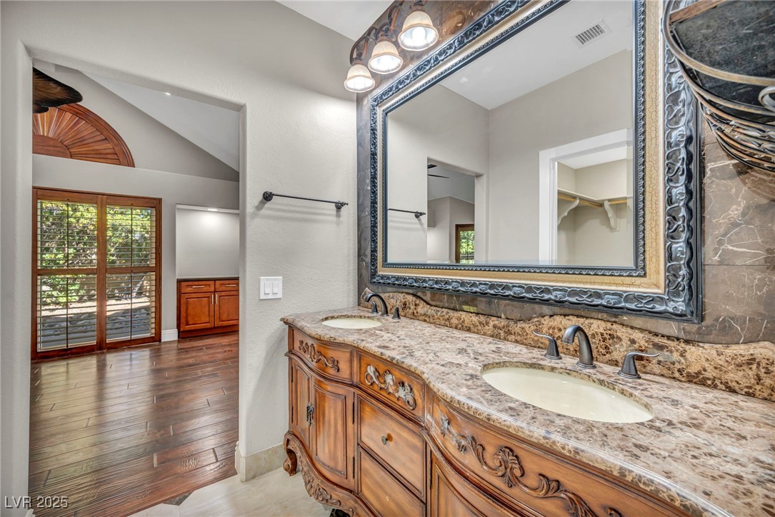 6976 Emerald Springs Lane Las Vegas NV 89113