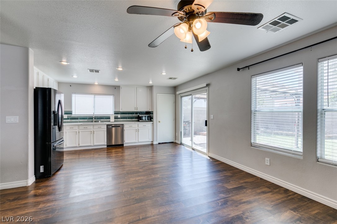 9557 Green Spruce Street Las Vegas NV 89123
