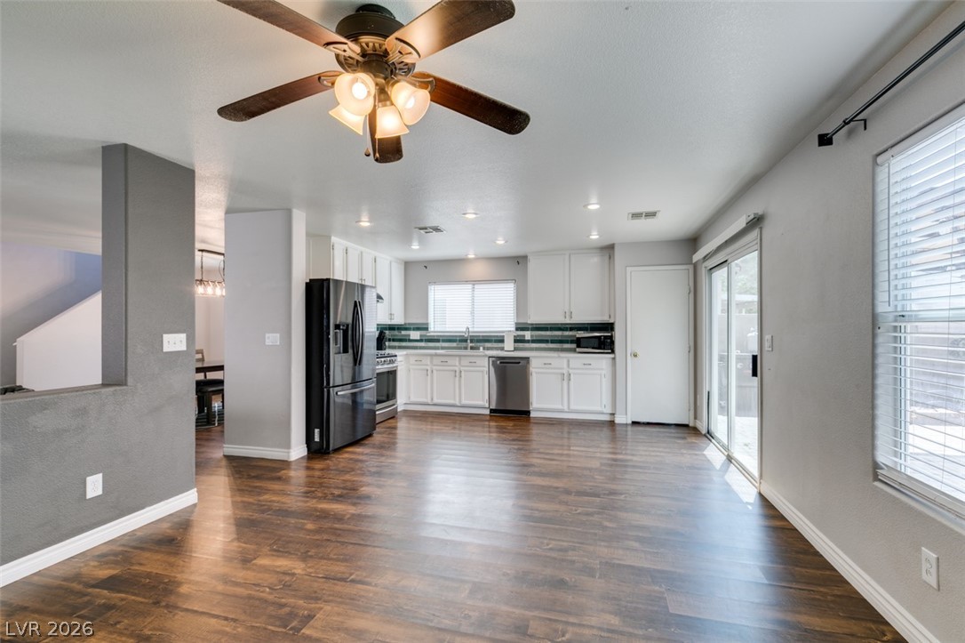 9557 Green Spruce Street Las Vegas NV 89123