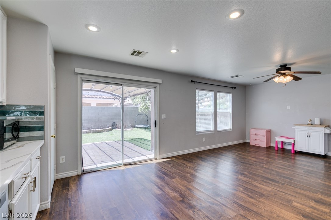 9557 Green Spruce Street Las Vegas NV 89123