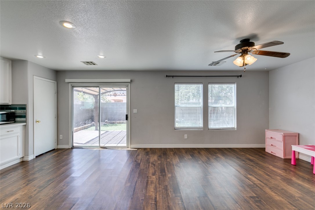 9557 Green Spruce Street Las Vegas NV 89123