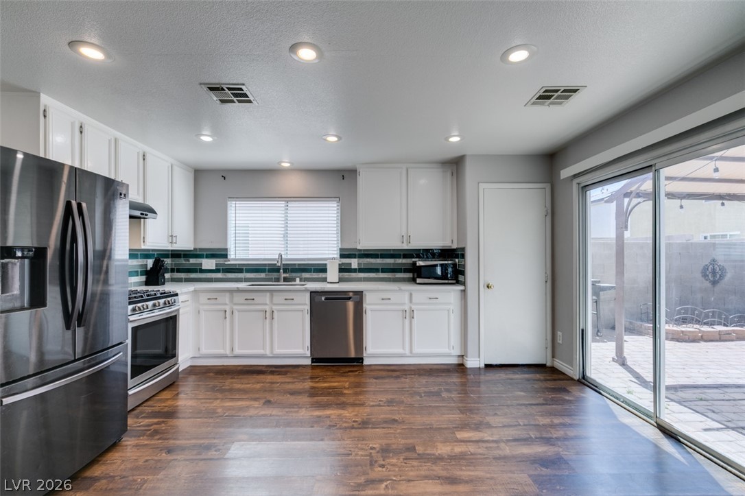 9557 Green Spruce Street Las Vegas NV 89123