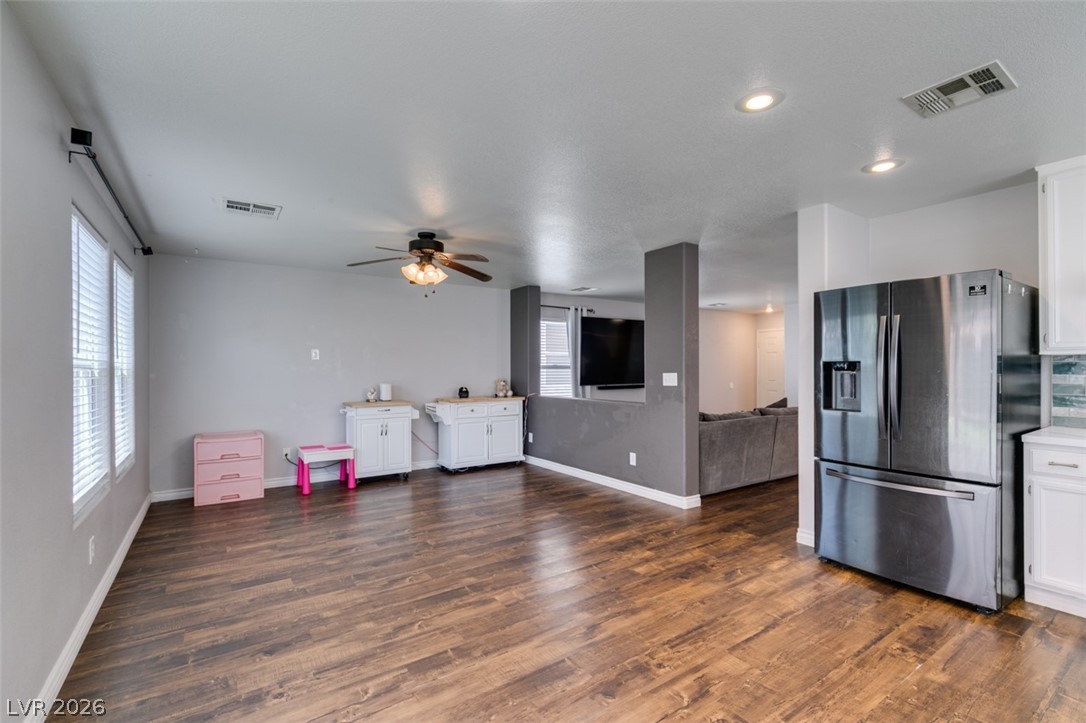 9557 Green Spruce Street Las Vegas NV 89123
