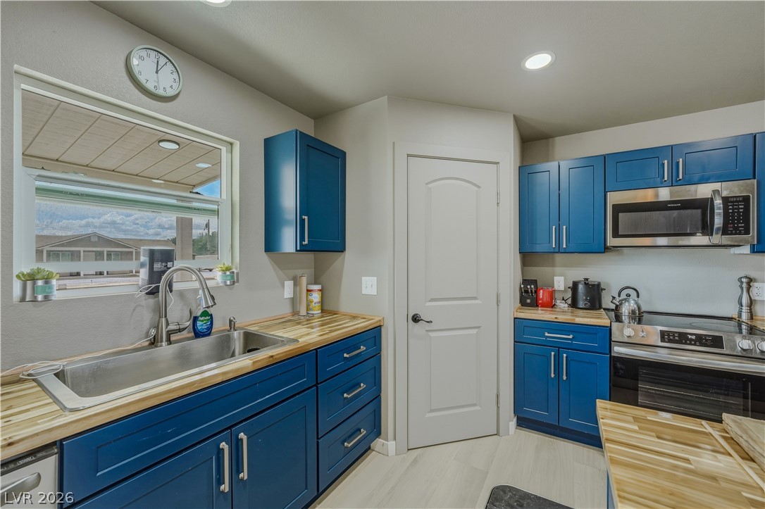 951 West Leffner Drive Pahrump NV 89060