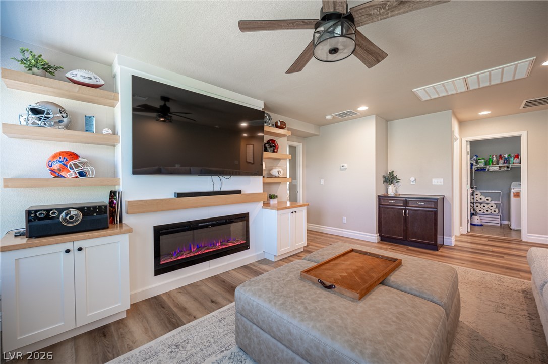 7056 Thistle Ridge Street Las Vegas NV 89166