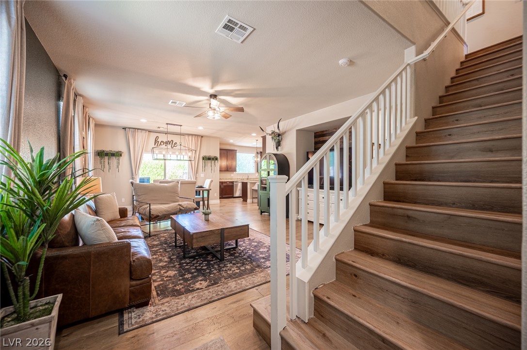 7056 Thistle Ridge Street Las Vegas NV 89166