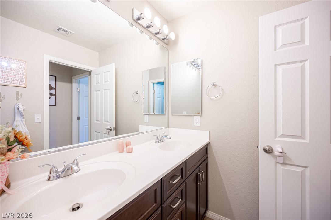 7056 Thistle Ridge Street Las Vegas NV 89166