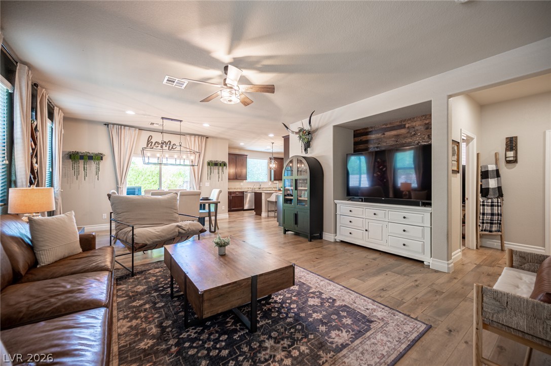 7056 Thistle Ridge Street Las Vegas NV 89166