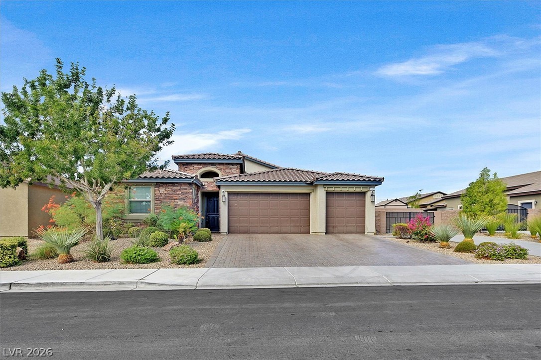 5121 Royal Indigo Street Las Vegas NV 89130