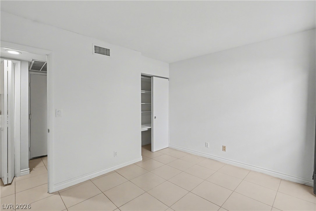 5620 Roseridge Avenue Las Vegas NV 89107