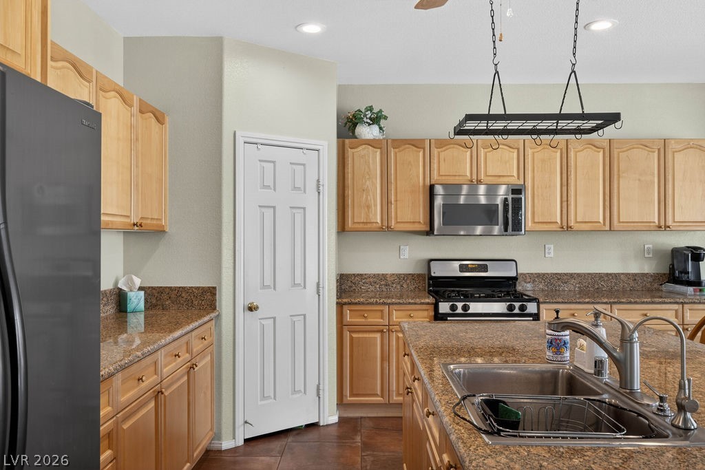 7704 West Mesa Verde Lane Las Vegas NV 89113