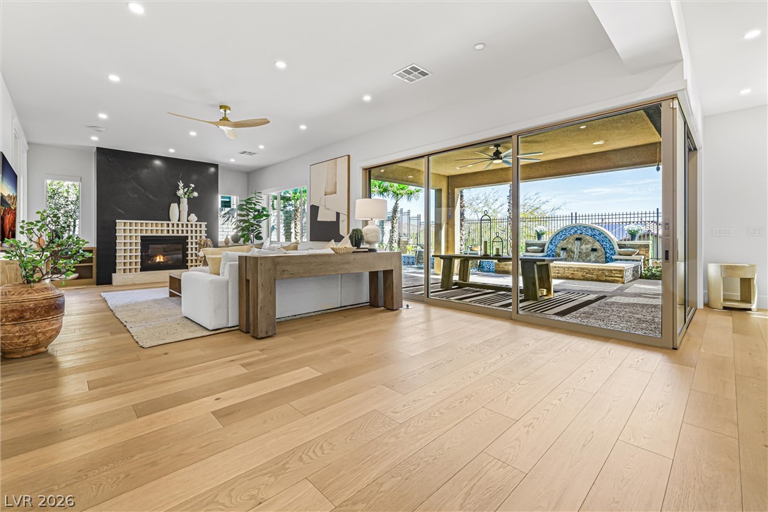 472 Bosco Di Fiore Street Las Vegas NV 89138