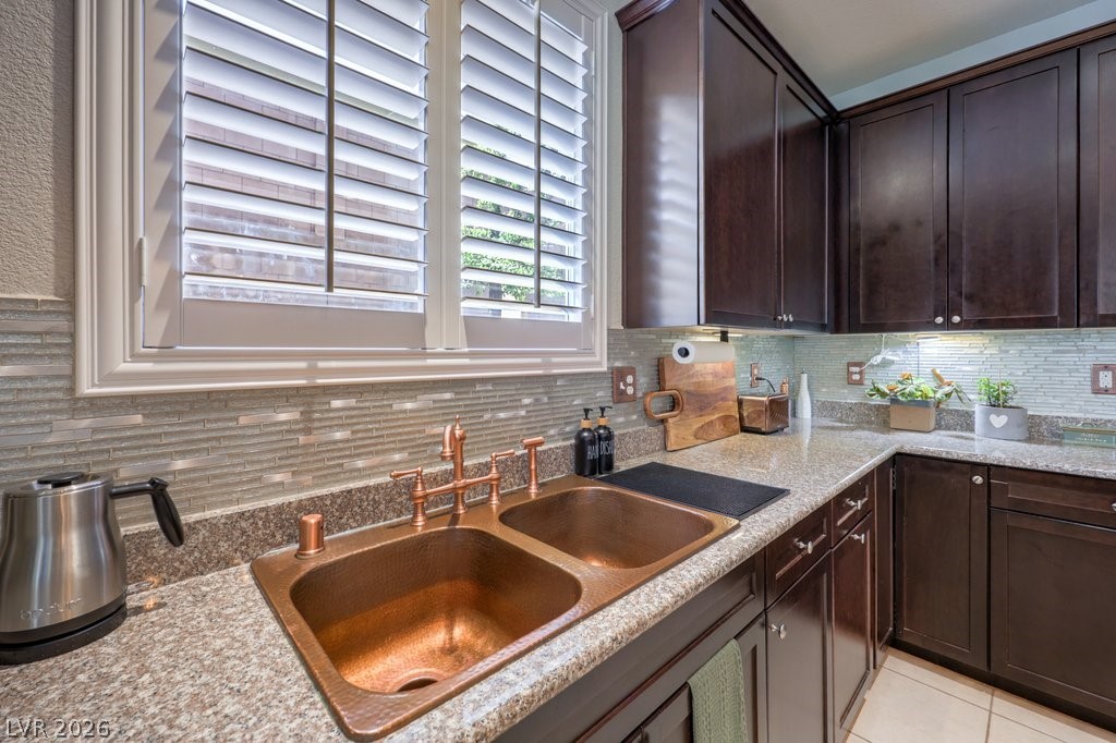 7111 Thistle Ridge Street Las Vegas NV 89166