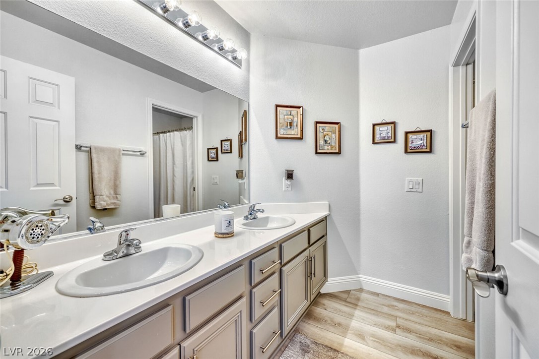 8083 Shadowvale Drive Las Vegas NV 89147