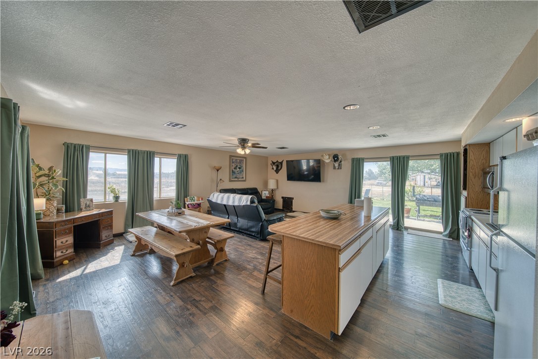1641 West Hickory Street Pahrump NV 89048