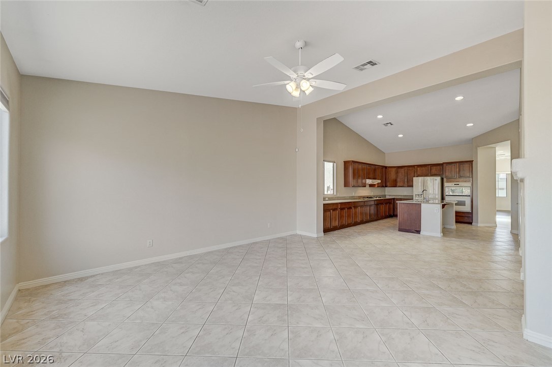 8112 Chestnut Hollow Avenue Las Vegas NV 89131