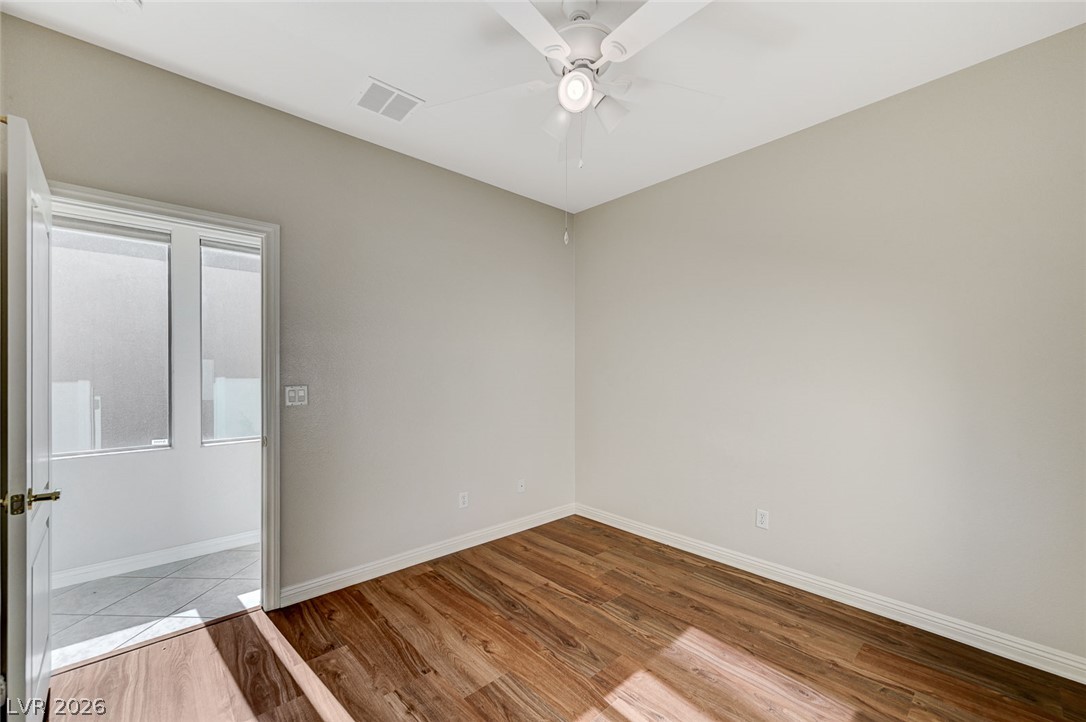 8112 Chestnut Hollow Avenue Las Vegas NV 89131