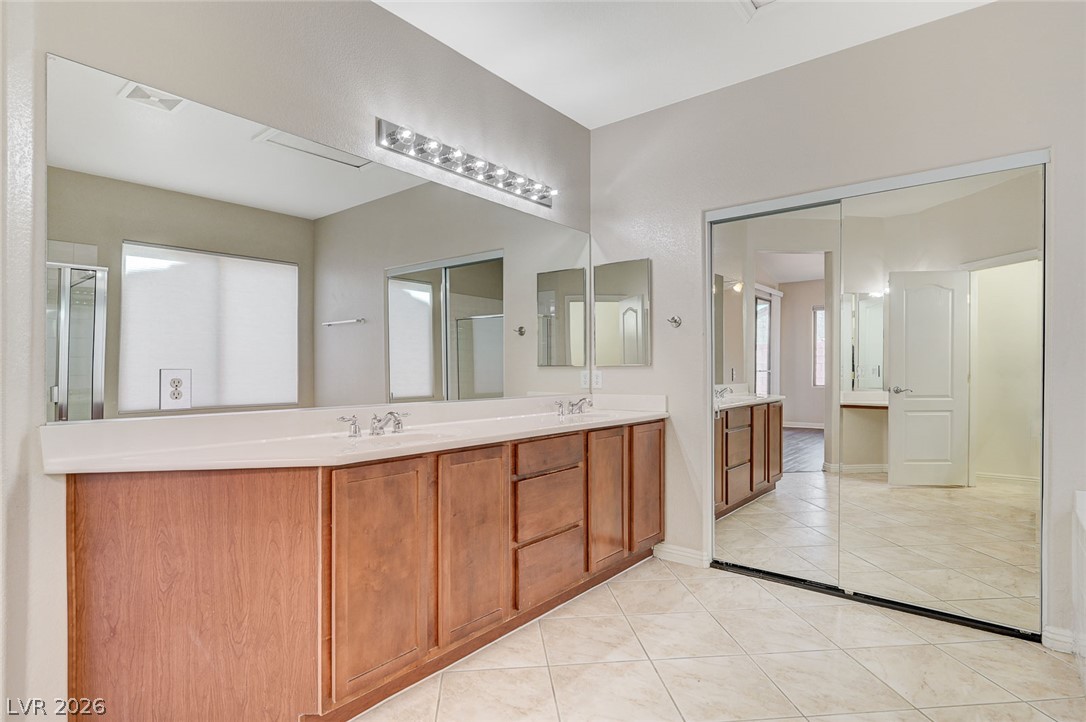 8112 Chestnut Hollow Avenue Las Vegas NV 89131