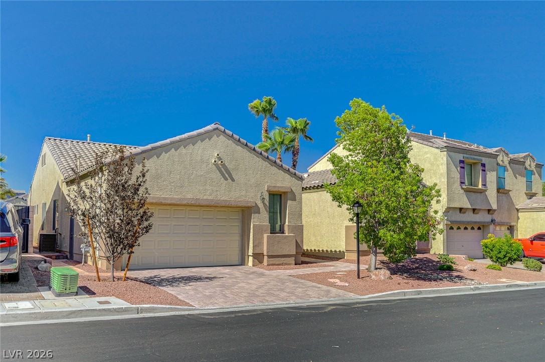 8112 Chestnut Hollow Avenue Las Vegas NV 89131