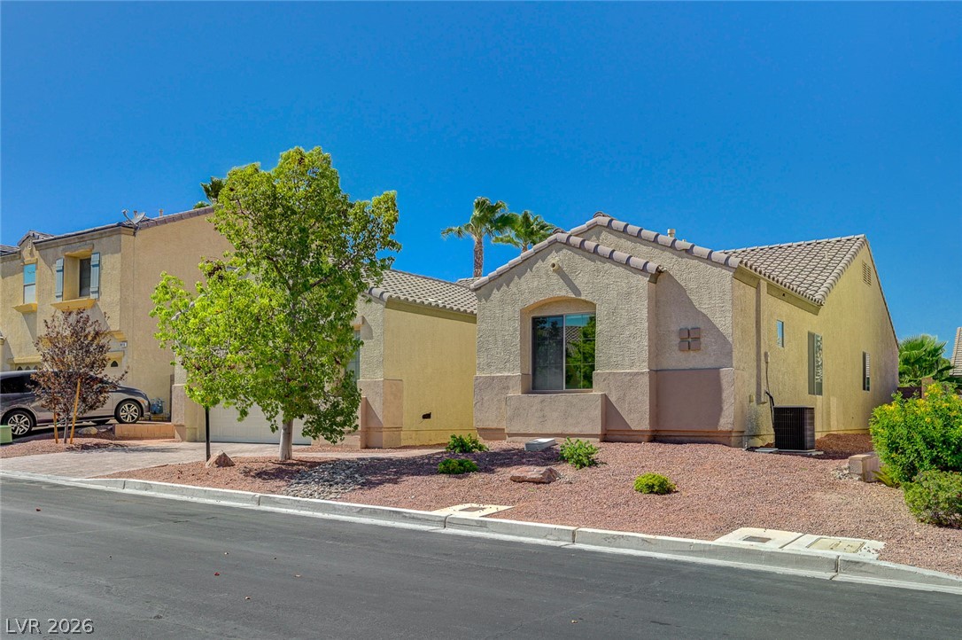 8112 Chestnut Hollow Avenue Las Vegas NV 89131