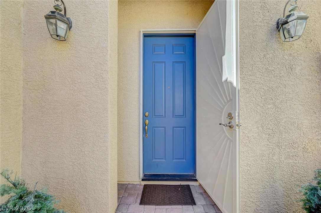 8112 Chestnut Hollow Avenue Las Vegas NV 89131