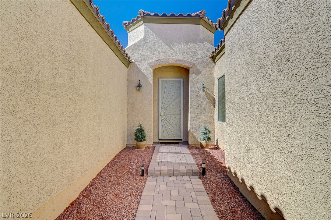 8112 Chestnut Hollow Avenue Las Vegas NV 89131