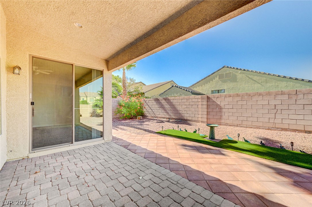 8112 Chestnut Hollow Avenue Las Vegas NV 89131