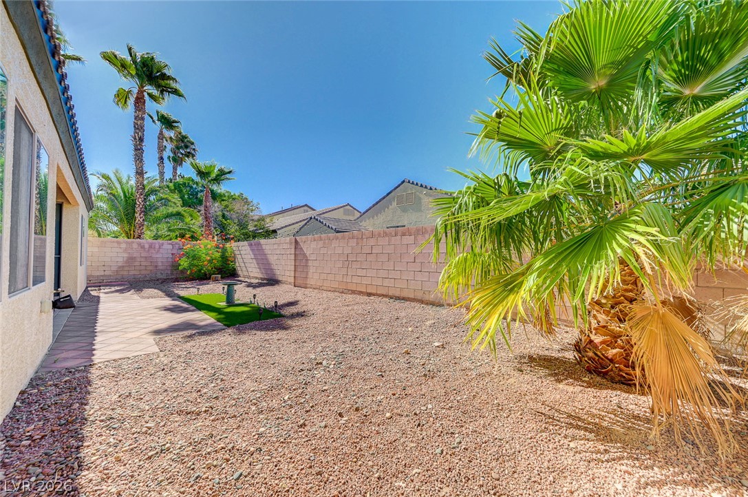 8112 Chestnut Hollow Avenue Las Vegas NV 89131