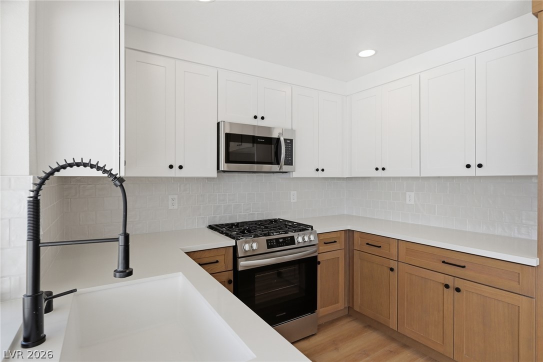 7275 Bridgeview Avenue Las Vegas NV 89147