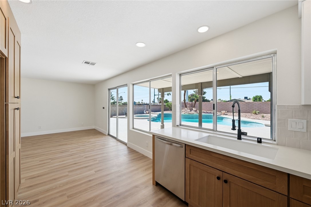 7275 Bridgeview Avenue Las Vegas NV 89147