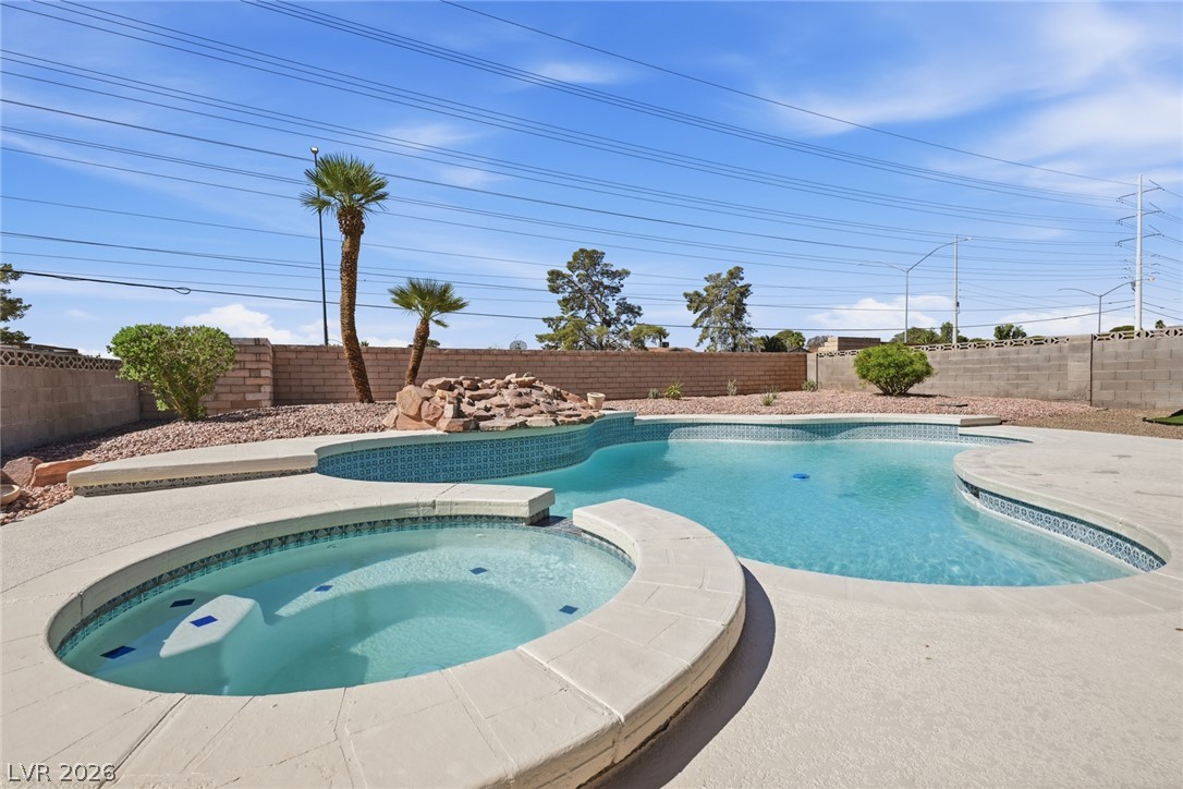 7275 Bridgeview Avenue Las Vegas NV 89147