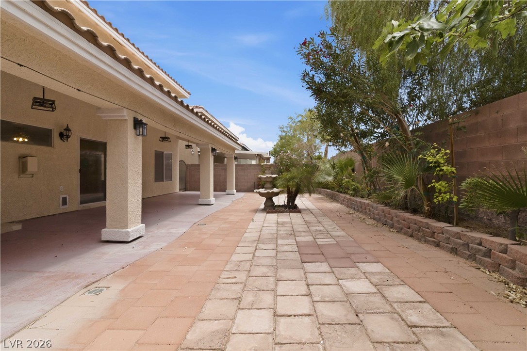 6611 Ironbound Bay Avenue Las Vegas NV 89139