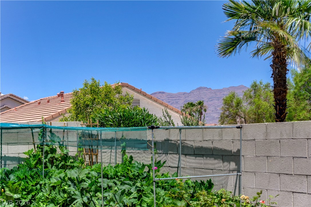 8724 Breezy Brown Avenue Las Vegas NV 89143