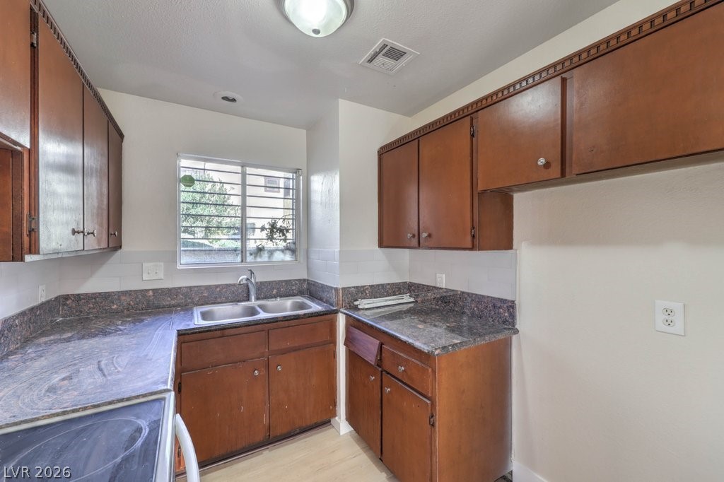 5047 Spencer Street B Las Vegas NV 89119
