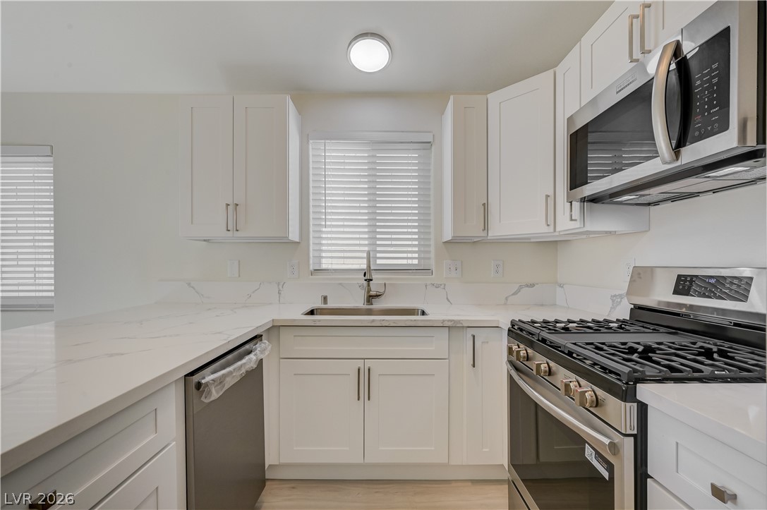 7313 Silver Ridge Drive Las Vegas NV 89128