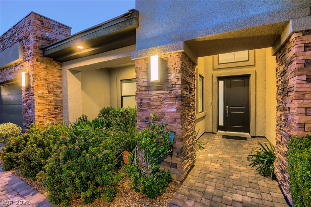 8494 Wolf Mountain Court Las Vegas NV 89129