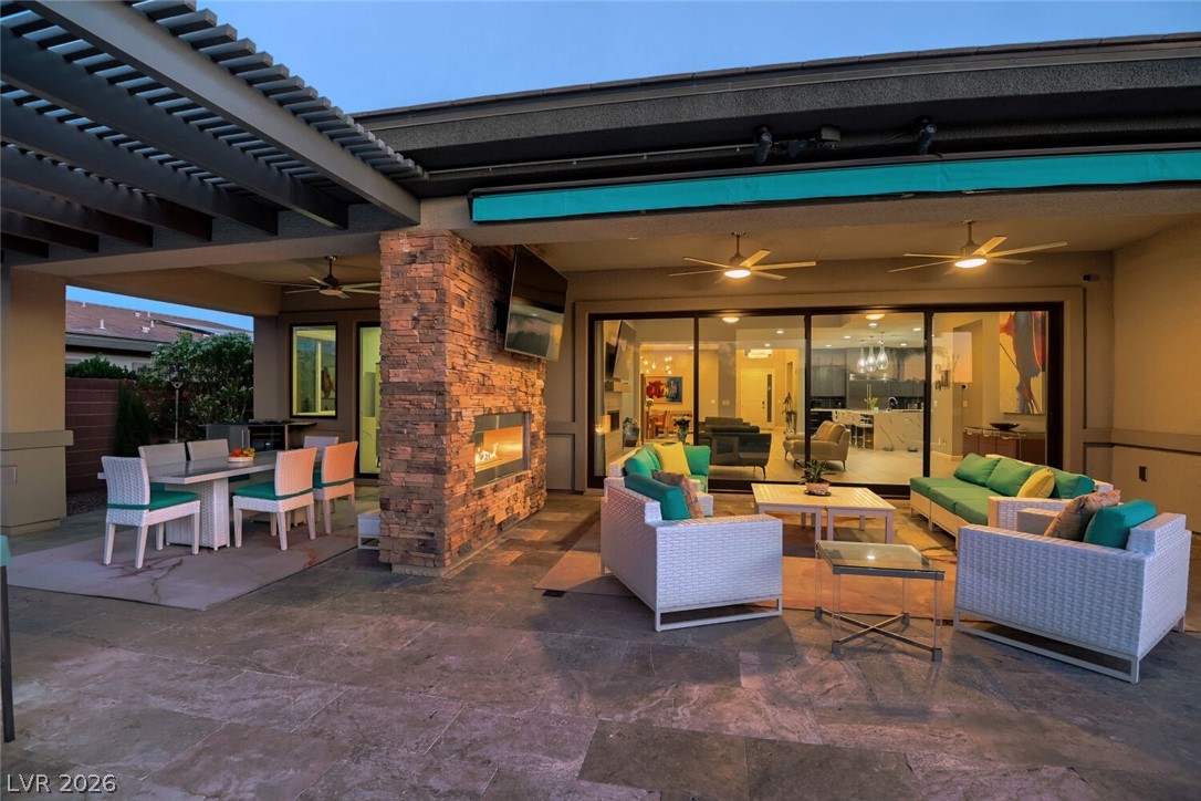 8494 Wolf Mountain Court Las Vegas NV 89129