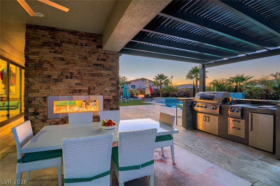 8494 Wolf Mountain Court Las Vegas NV 89129