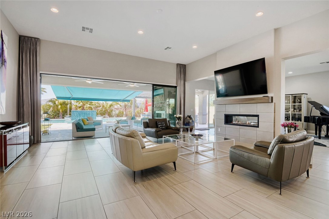 8494 Wolf Mountain Court Las Vegas NV 89129