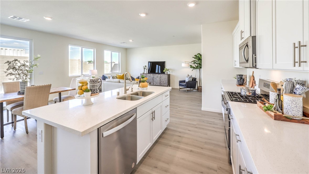 568 Mountain Robin Avenue Henderson NV 89011