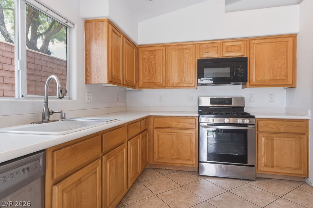 8594 Dyker Heights Avenue Las Vegas NV 89178