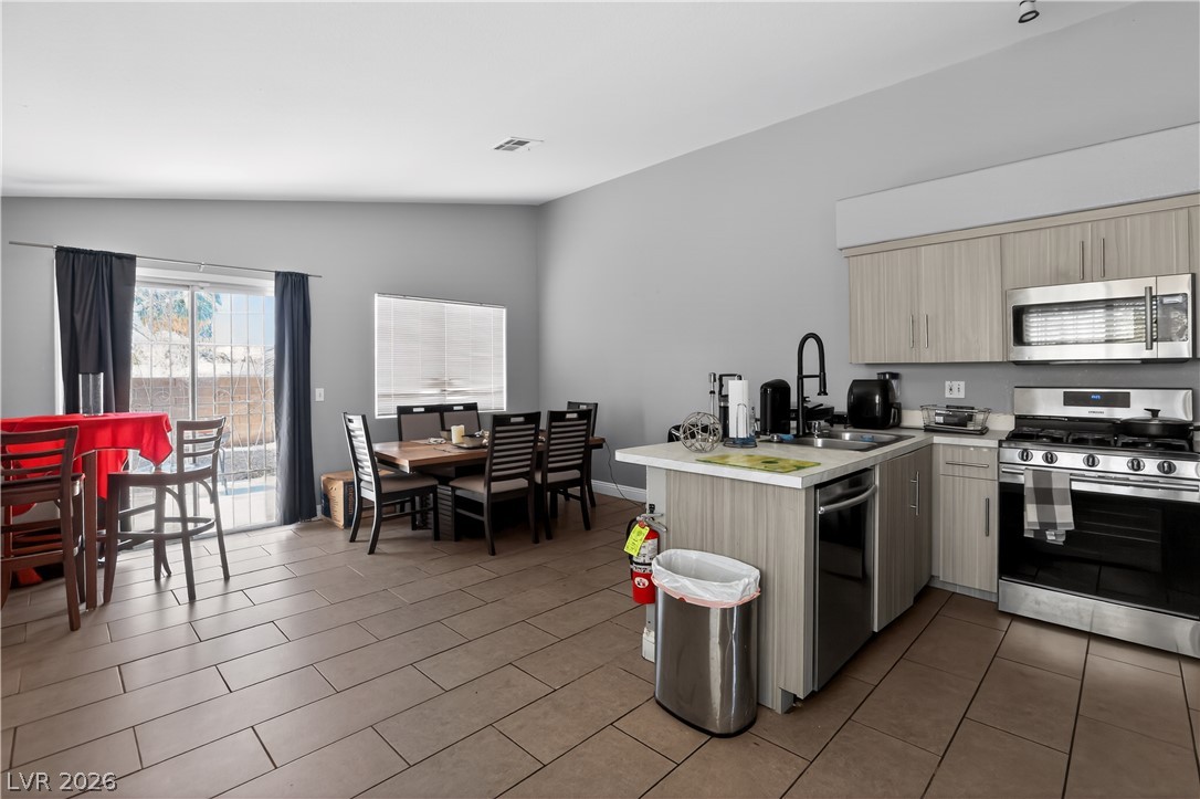 2001 Garnet Gable Avenue Las Vegas NV 89106