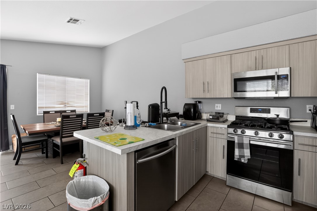 2001 Garnet Gable Avenue Las Vegas NV 89106