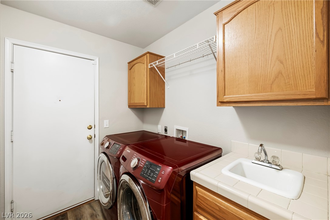 8021 Canyon Wren Avenue Las Vegas NV 89149