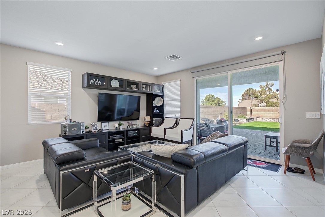 8958 Raven Patch Street Las Vegas NV 89113