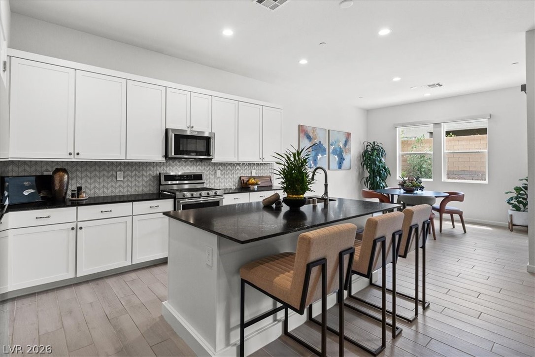 9987 Yetti Stroll Avenue Las Vegas NV 89166