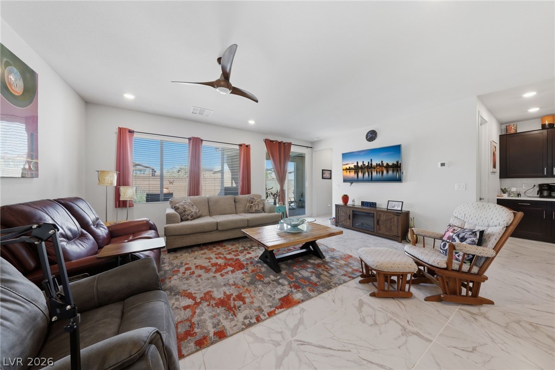 6719 Traveling Palmer Street North Las Vegas NV 89086