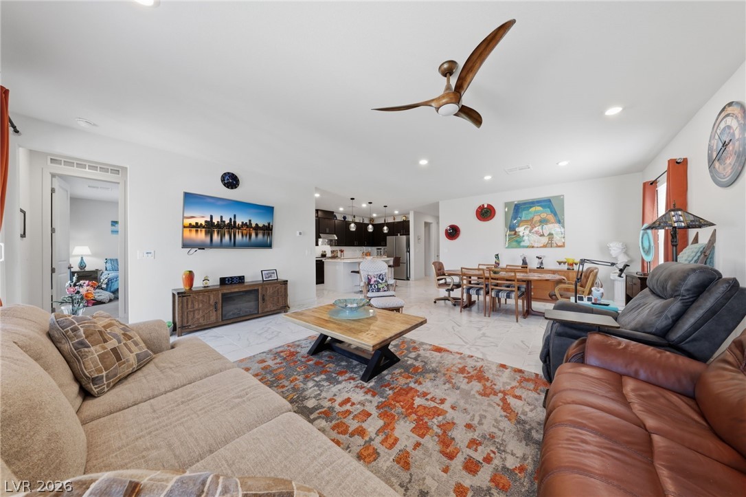6719 Traveling Palmer Street North Las Vegas NV 89086